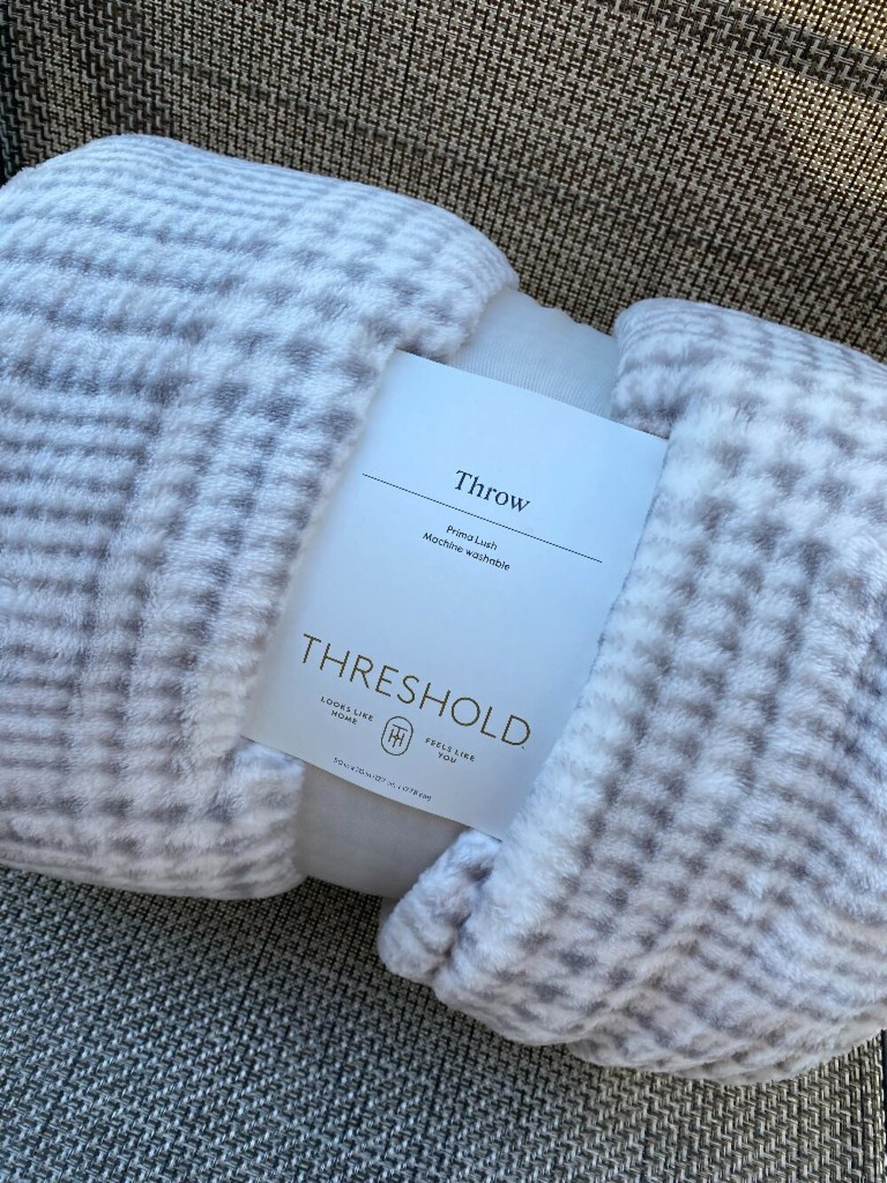 ~50"x 70" Prima Lush Houndstooth Plaid Jet Gray Throw Blanket - Threshold~NWT's